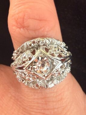 Vintage-Silver Crystal Filigree Women's Ring